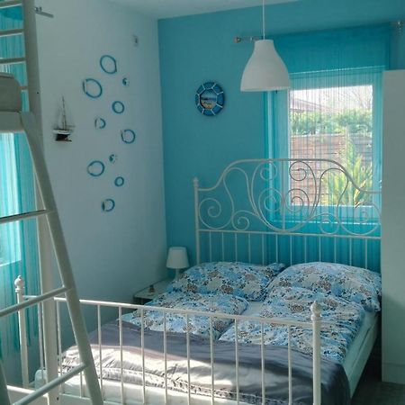 Sunshine Apartman Appartamento Siófok Esterno foto