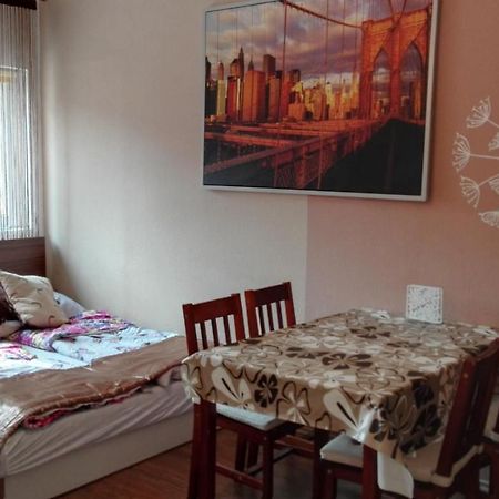 Sunshine Apartman Appartamento Siófok Esterno foto