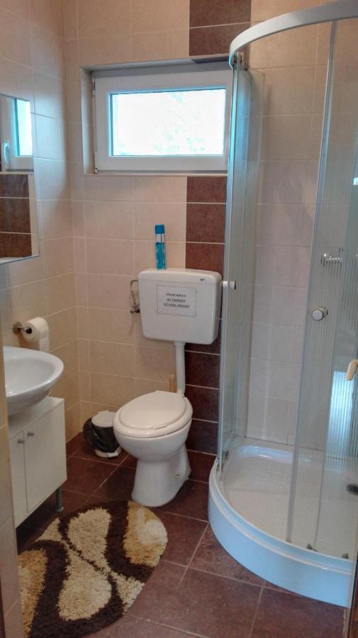 Sunshine Apartman Appartamento Siófok Esterno foto