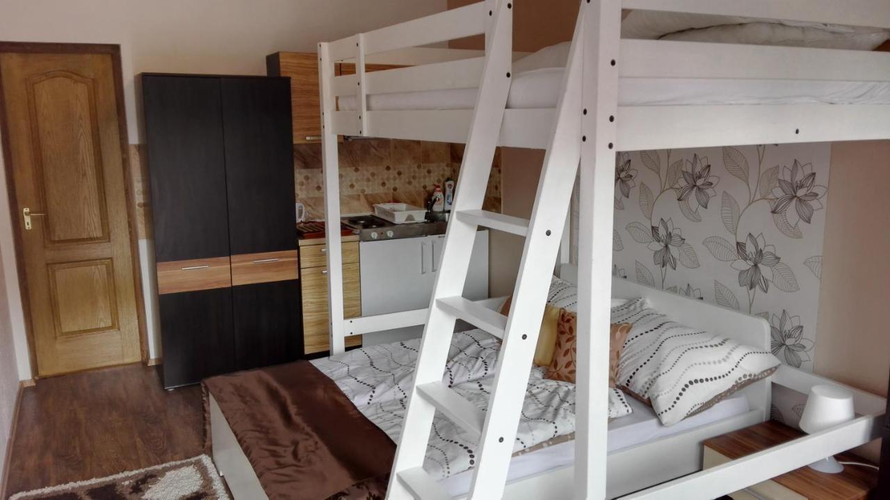 Sunshine Apartman Appartamento Siófok Esterno foto