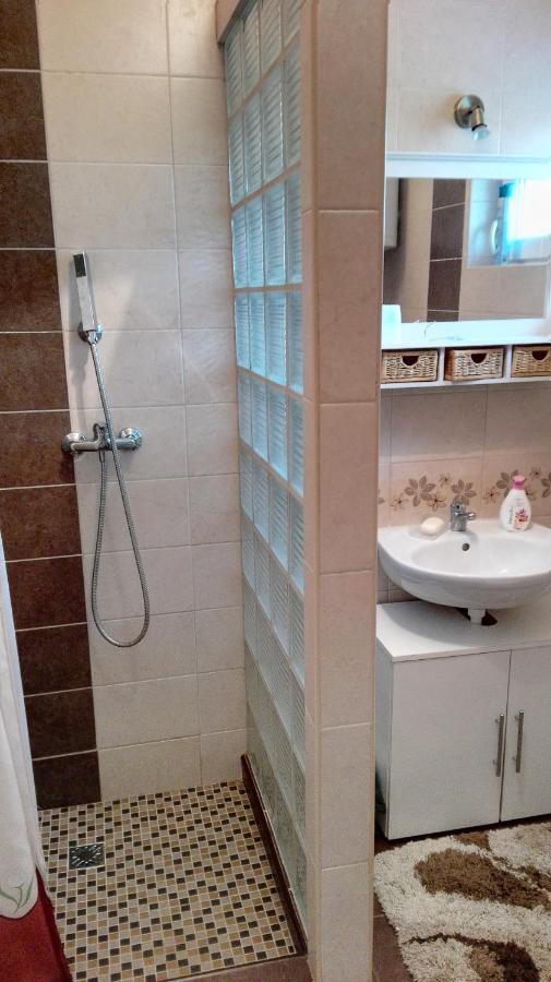 Sunshine Apartman Appartamento Siófok Esterno foto