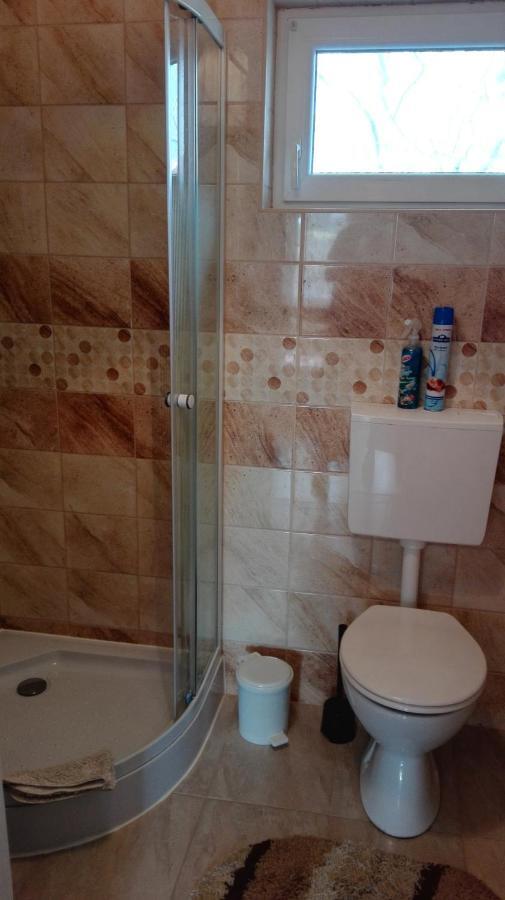 Sunshine Apartman Appartamento Siófok Esterno foto