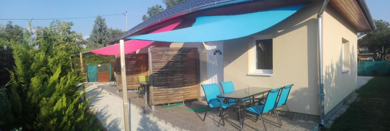 Sunshine Apartman Appartamento Siófok Esterno foto