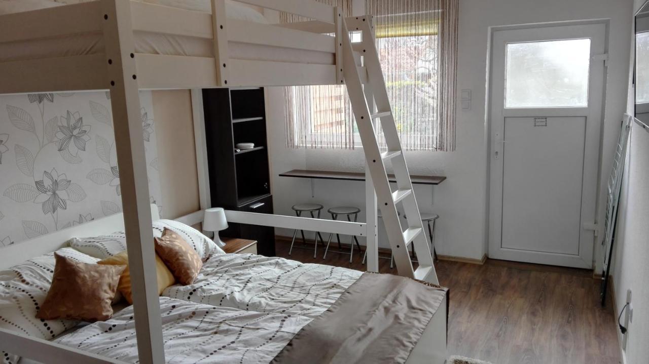 Sunshine Apartman Appartamento Siófok Esterno foto